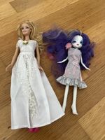 Barbie Puppe und Monster High Puppe in Kleidern gebraucht