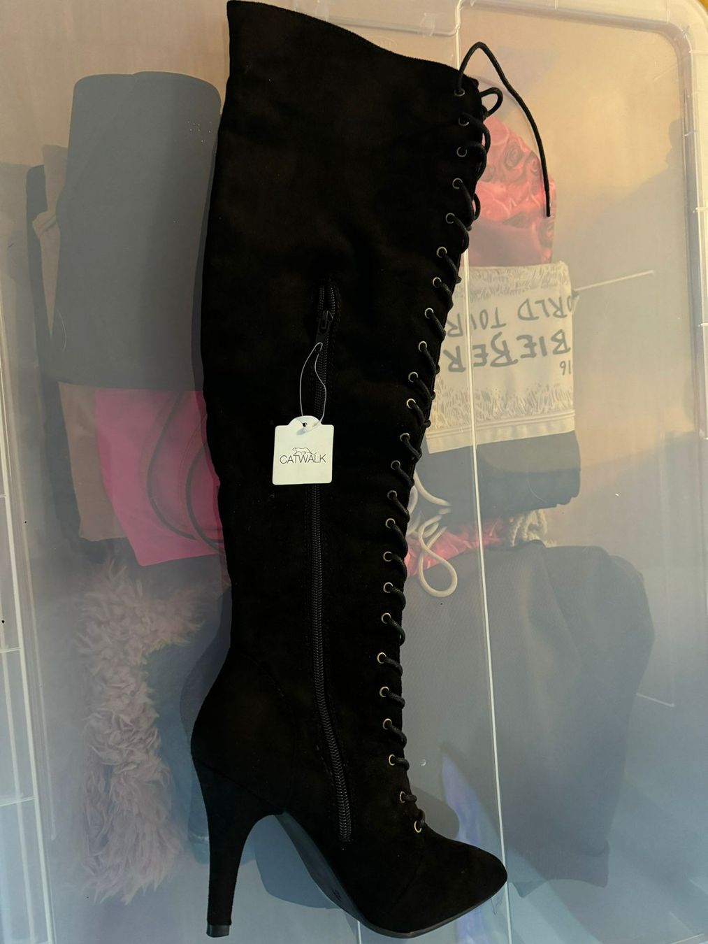Damenschuhe: Overknees Stiefel Gr. 37 – Neu und originalverpackt aus Wald ZH von evelyne.street