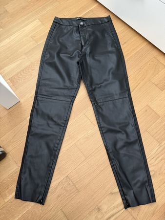 Zara Schwarze Lederhosen Grösse 38