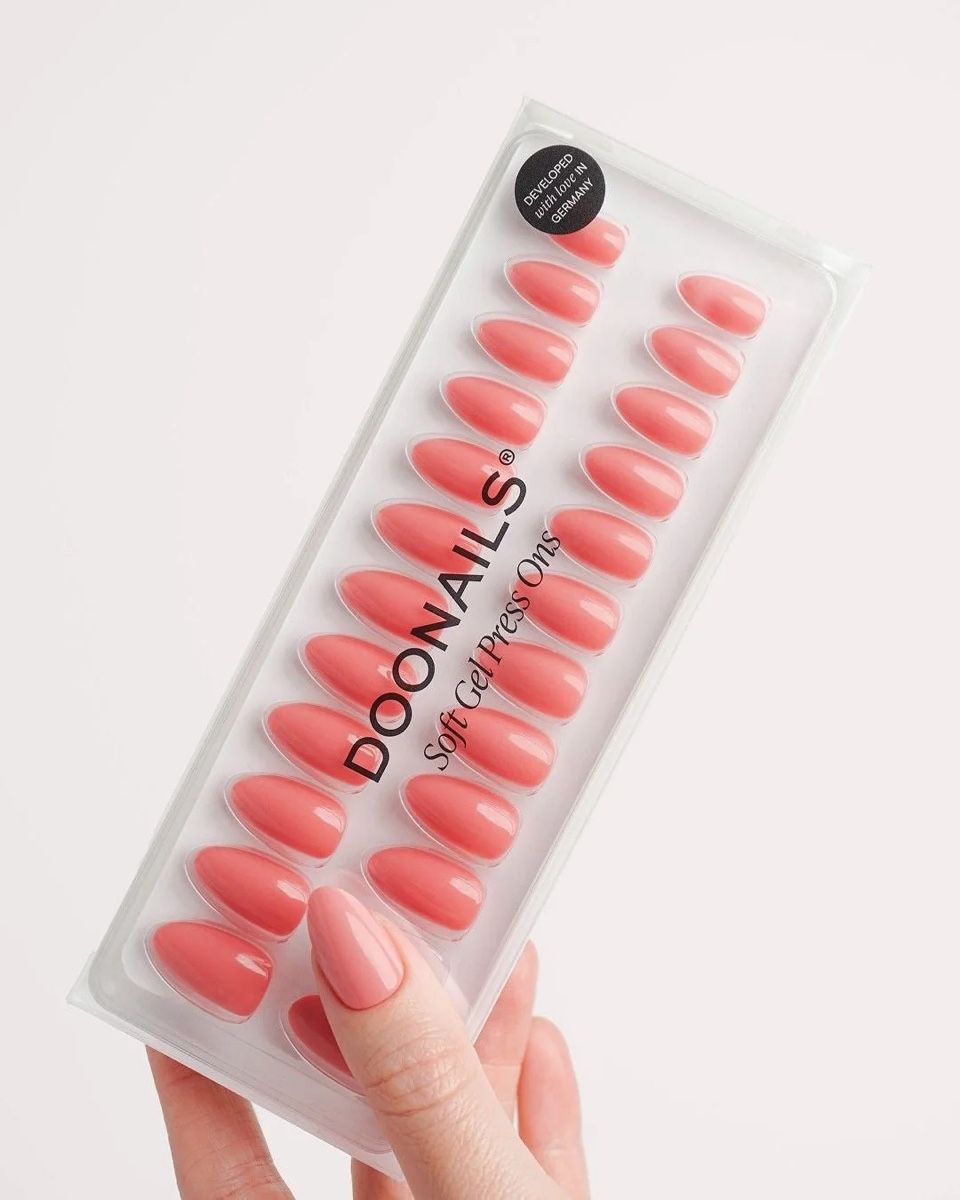 Unghie finte: DOONAILS Peach Please Short Almond Soft Gel Press Ons – Nuovo e nell'imballaggio originale da Luzern venduto da sr.luzern 1