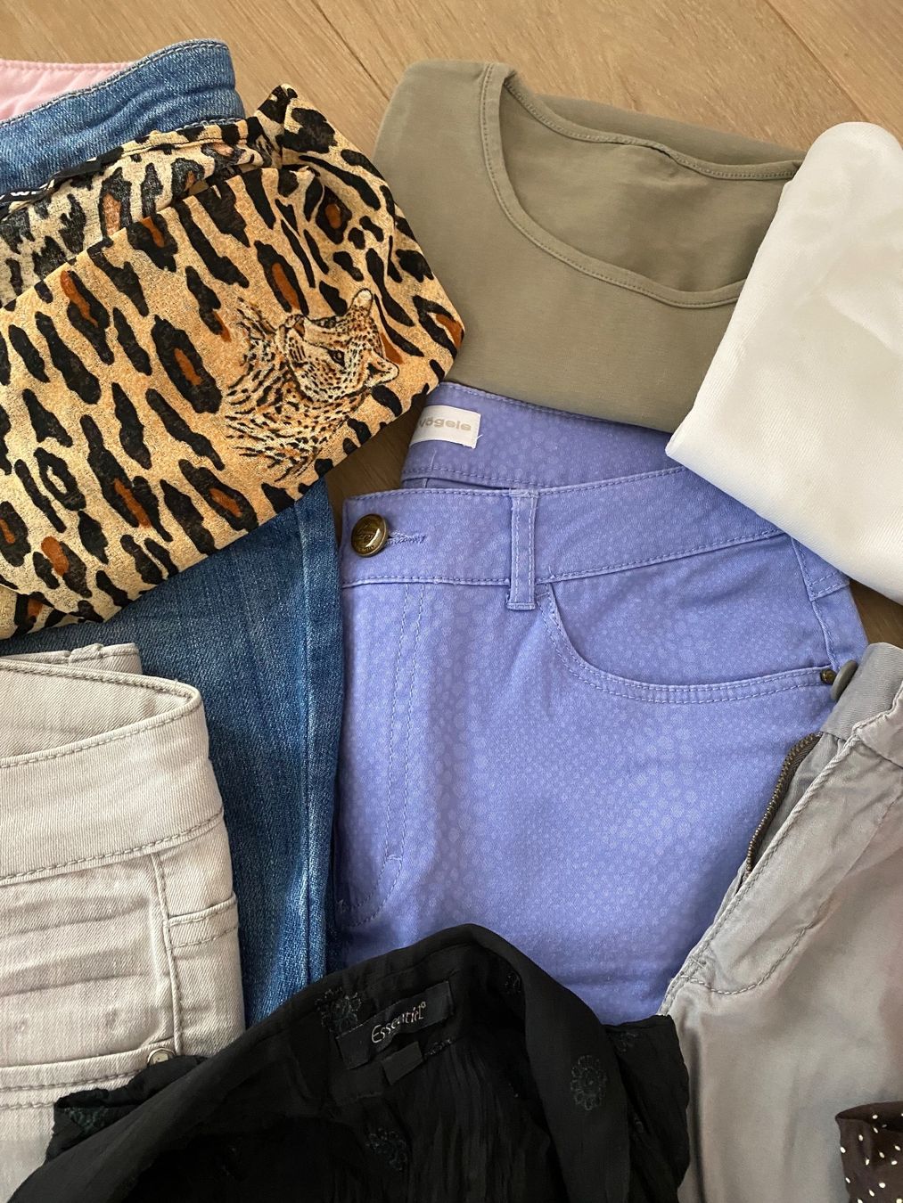 Lotti di vestiti: Kleiderpaket Damen Gr. 36 – Usato da Buhwil venduto da Lin66 4