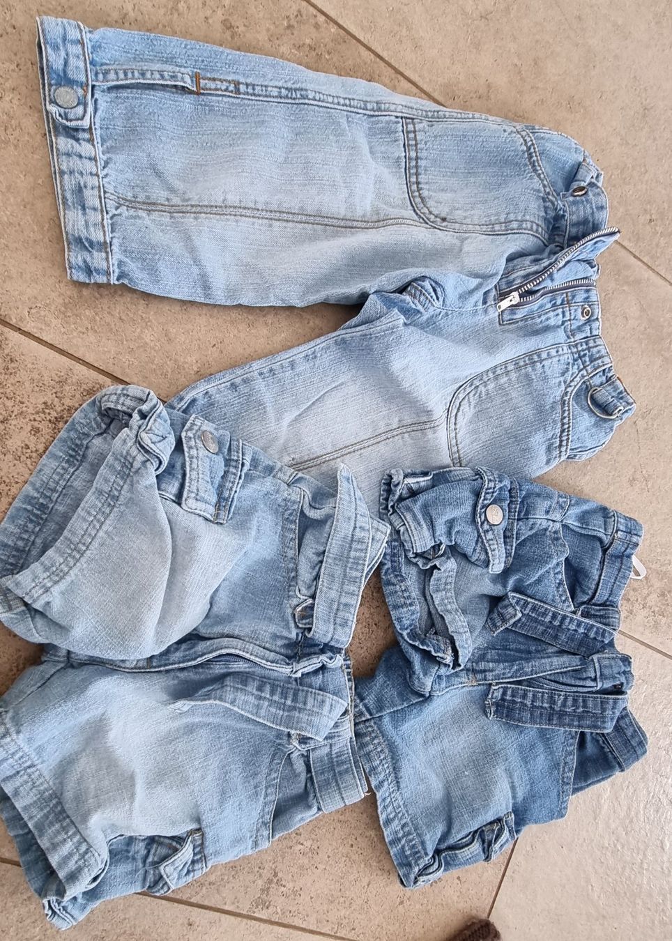 Lotti & Set di vestiti: Kleiderpaket für Mädchen gr.104 – Usato da Grossdietwil venduto da GNOM313 2