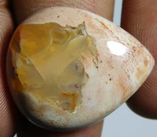 Cabochon L-4445 – Mexikanischer Opal 36x21mm 27 Karat