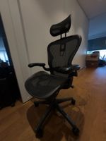 Herman Miller Aeron Chair Classic Graphite + Atlas Headrest