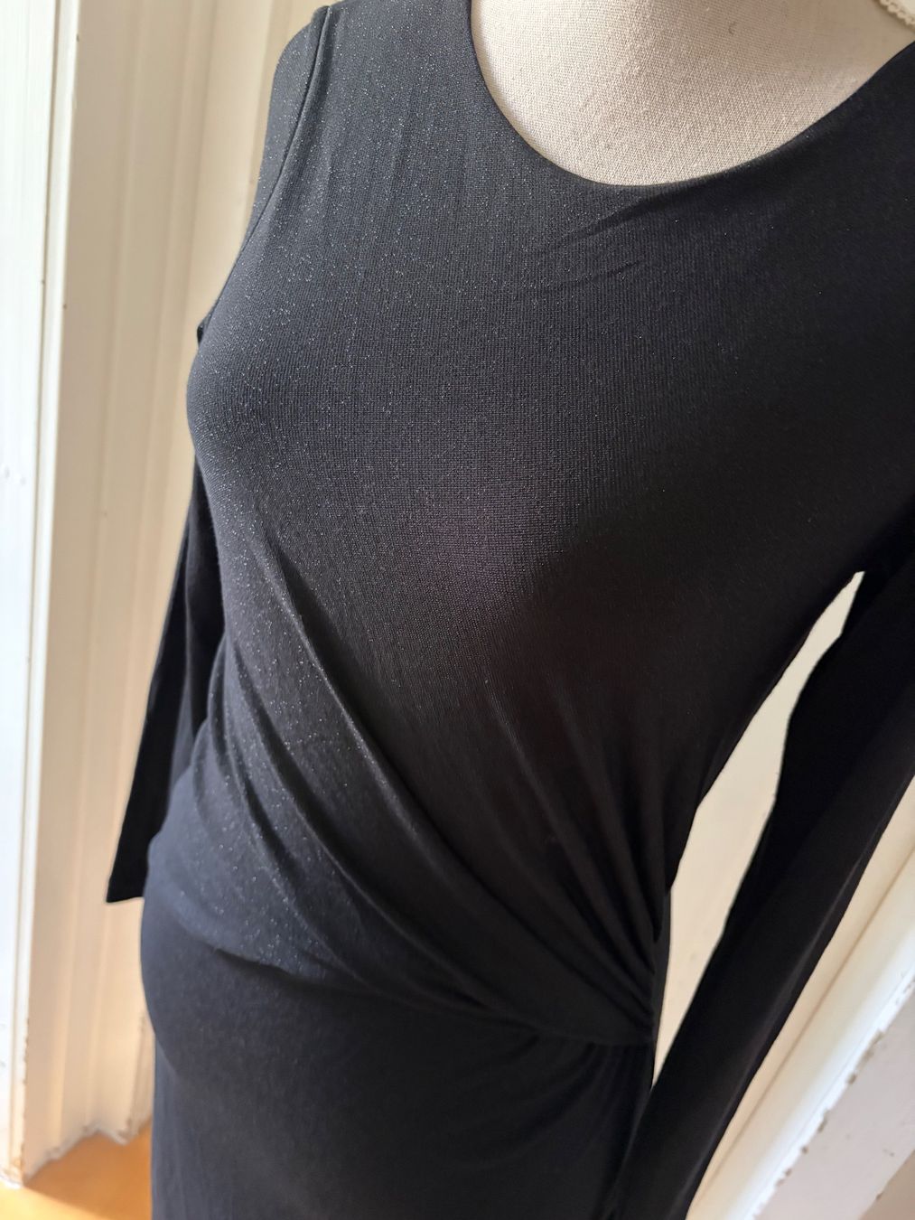 Robes: Schönes Kleid mit Glitzer von Second Female – Neuf (Voir description) à Schaffhausen par _queen_c 1
