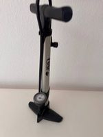 Velopumpe Red wenig gebraucht - mit Manometrer Auto/Franz