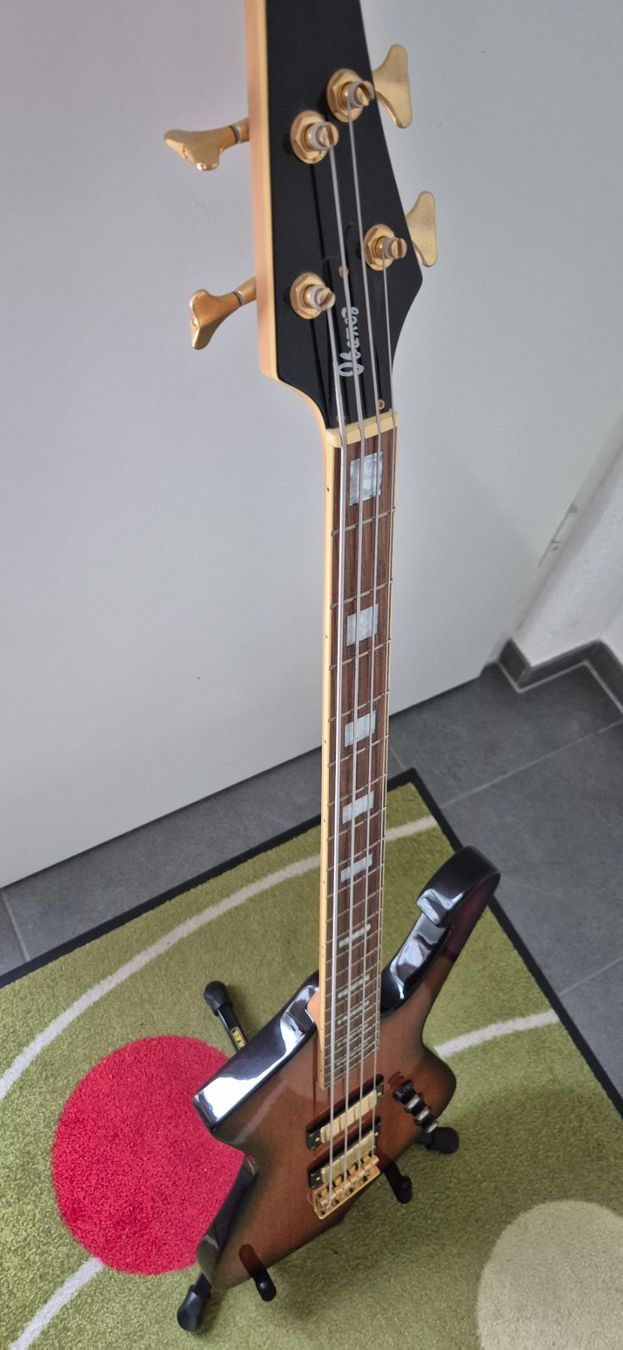 Ibanez Strumenti musicali: Ibanez Iceman Bassgitarre – Usato da Seon venduto da Massacra 2