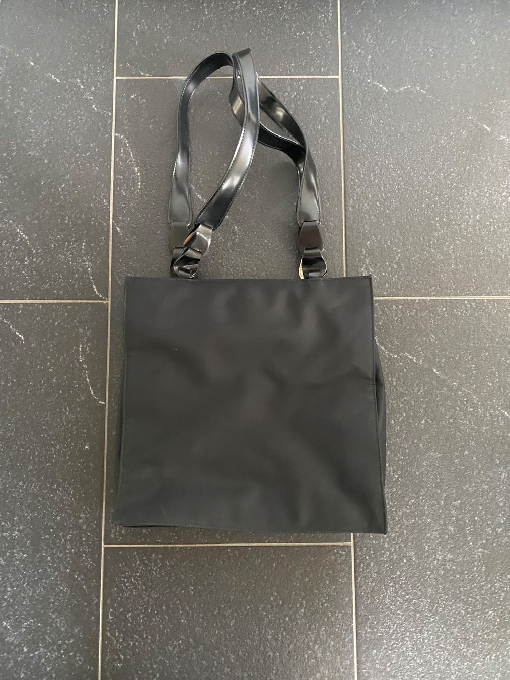 Guess Borse da donna: Guess Tasche – Usato da Lützelflüh-Goldb venduto da flu_q9tg 1