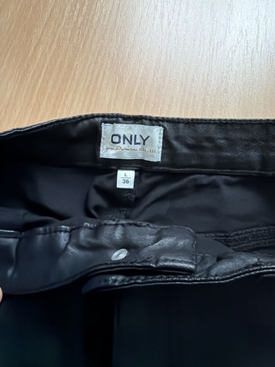 Hosen: Damen Hose ONLY schwarz Grösse L 36 Lederoptik – Neu (gemäss Beschreibung) aus Einsiedeln von nathi04 1