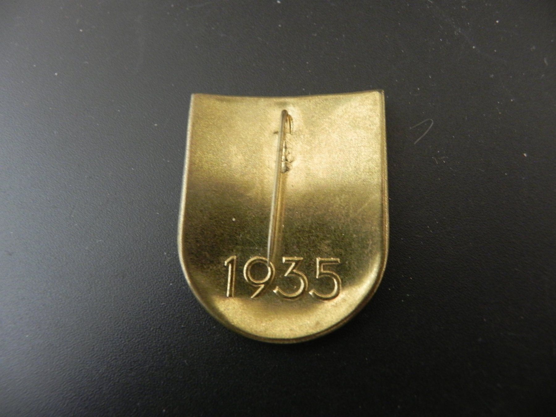 Broschen & Nadeln: Abzeichen 1. August 1935 – Gebraucht aus Biel/Bienne von Gogolozi 1