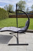 Chaise longue suspendue de jardin avec coussins confort