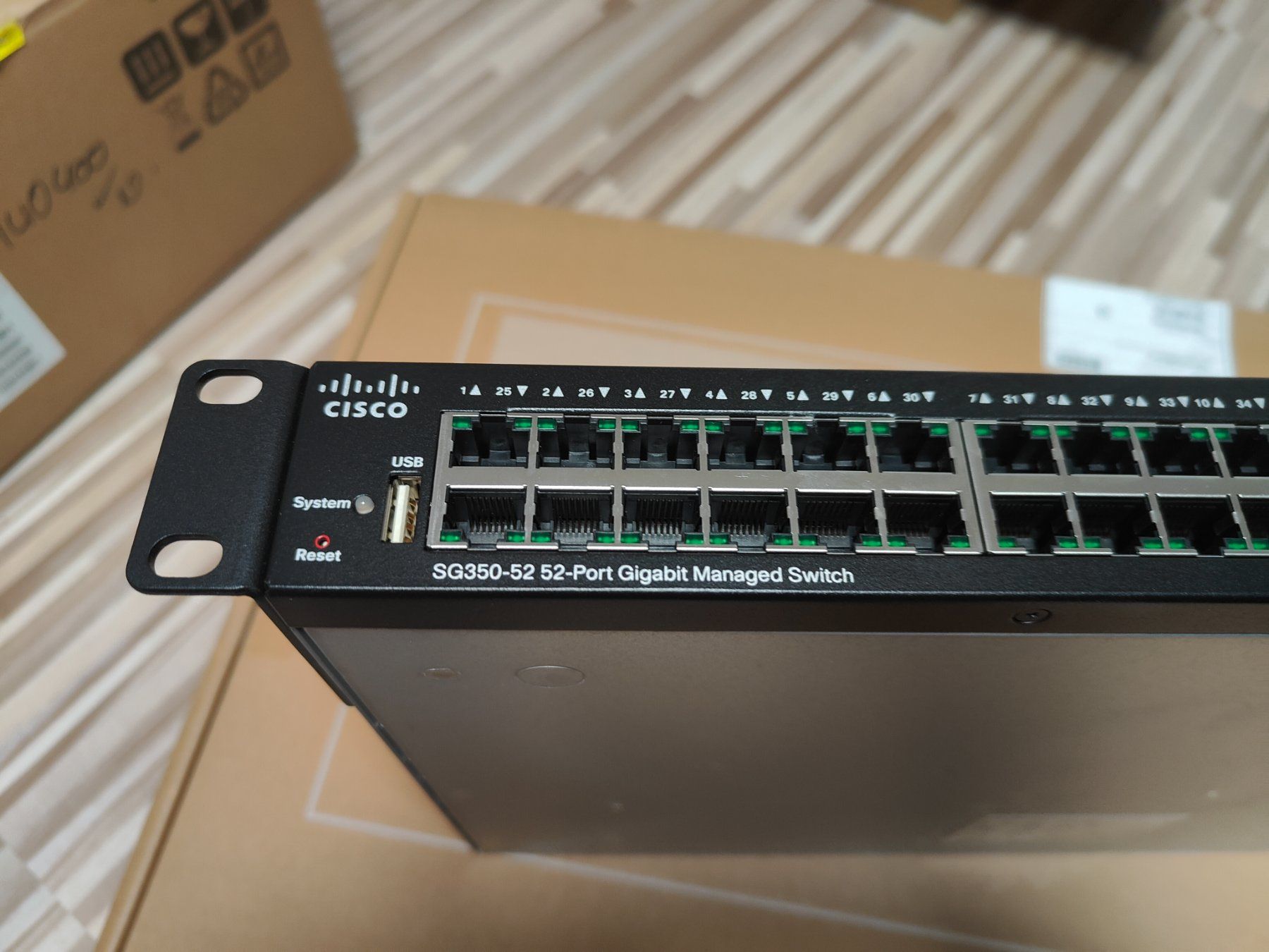 Cisco Hub & Switch: cisco Switch SG350-52   52-Port Gigabit Managed Switch – Usato da Uster venduto da Ct2914 2
