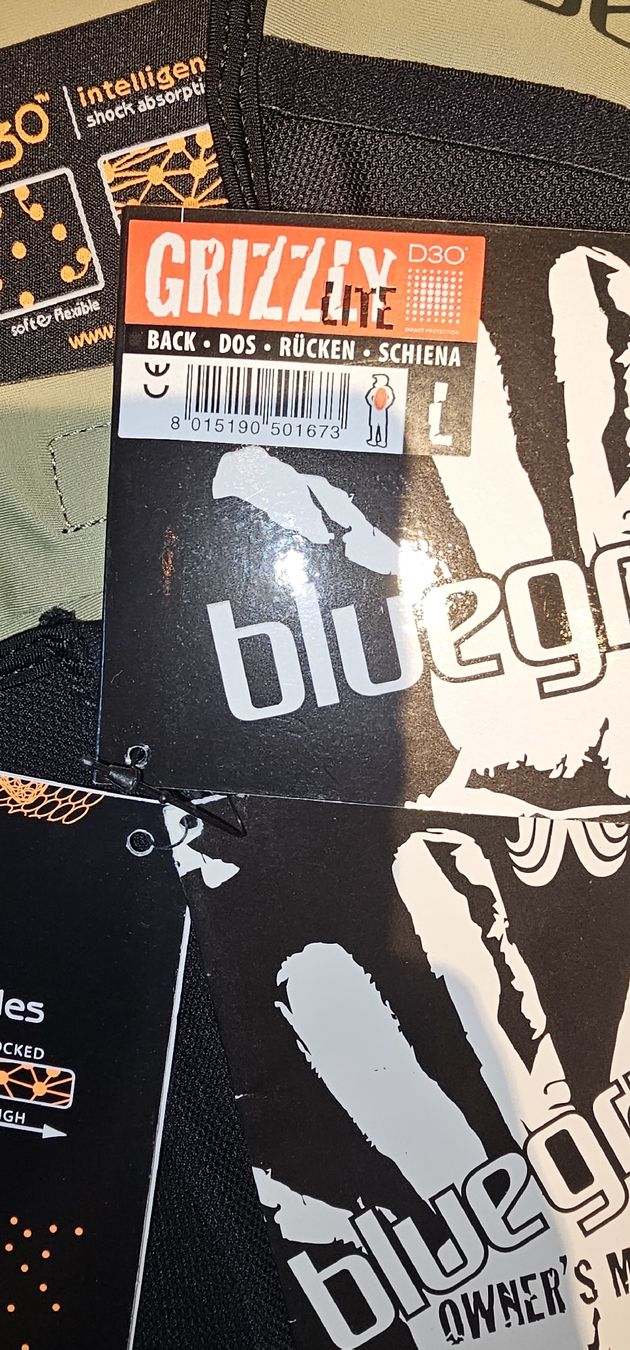 Protections: Bluegrass Grizzly Lite Protektor Set Grösse L – Neuf avec emballage d'origine à Müntschemier par Nacc90 5