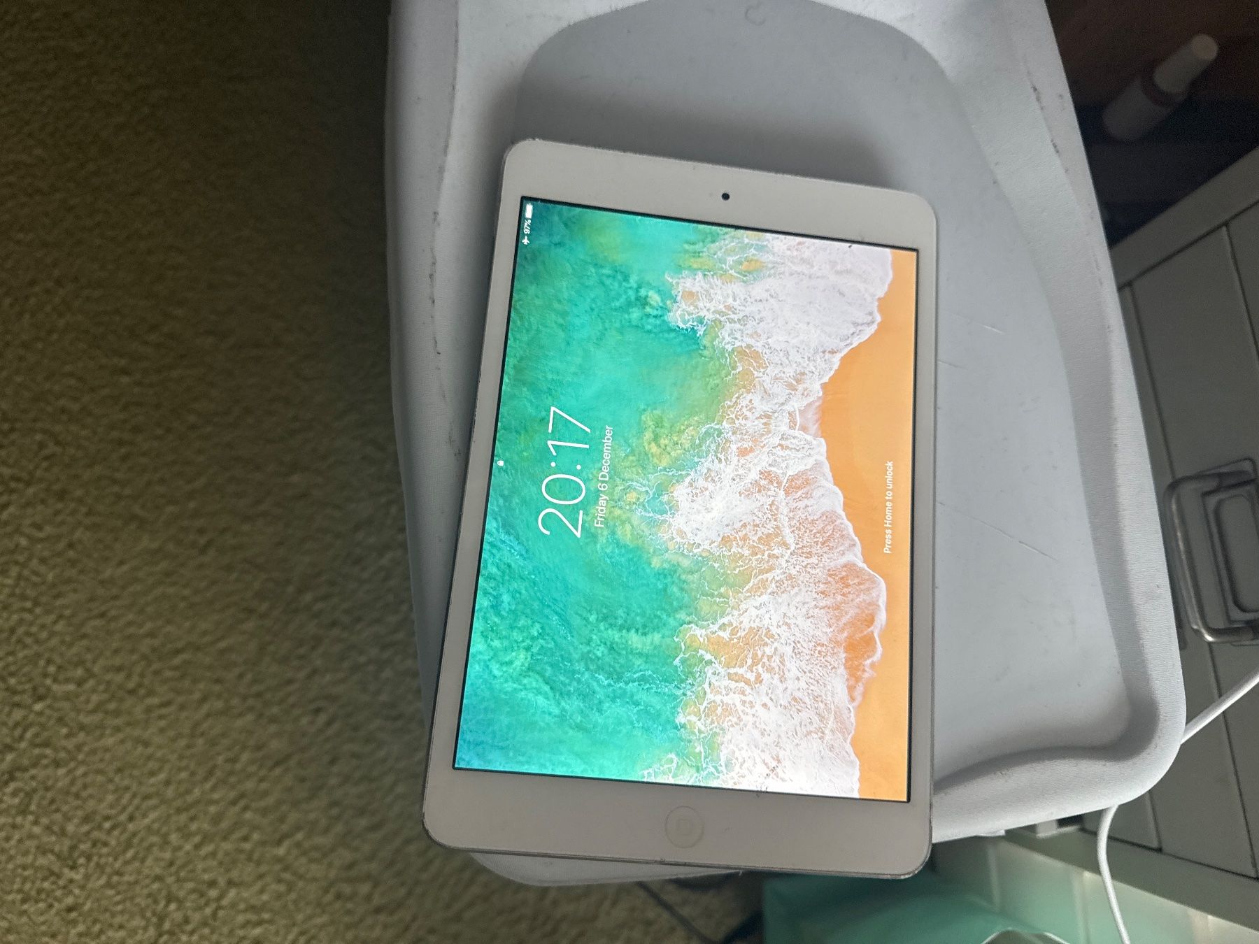 Apple Tablet PC: Ipad mini 2 - A1498 - icloude / Display ganz!!! – Difettoso da Olten venduto da HoYa01 2