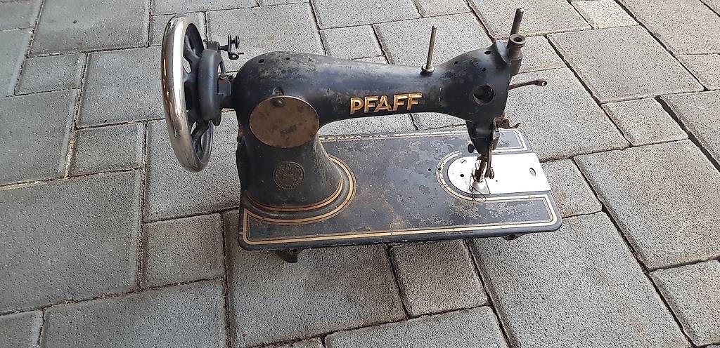 Pfaff Macchine da cucire: Antike Pfaff 31 Nähmaschine – Usato da Müllheim Dorf venduto da Jcecotto 1