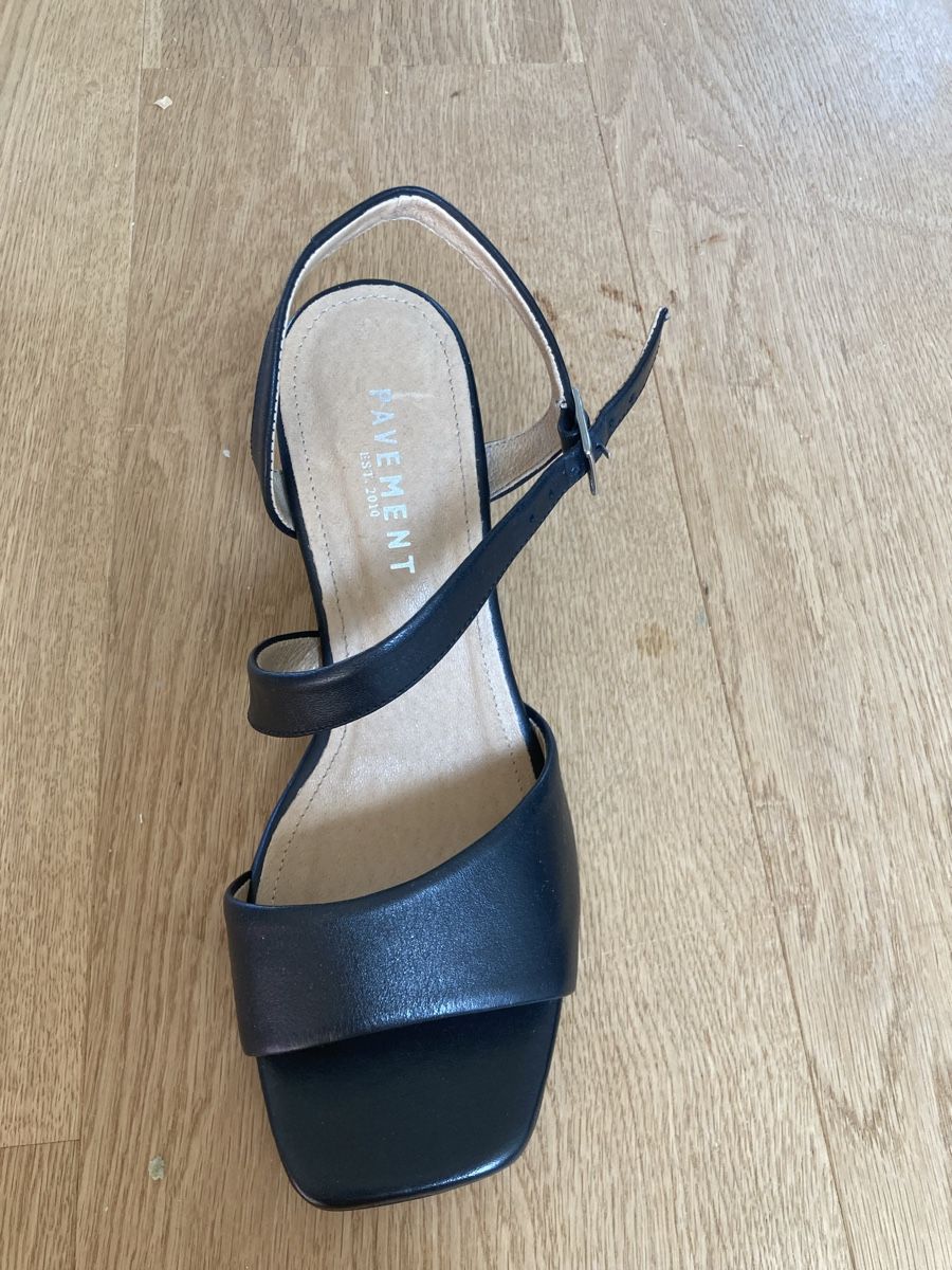 Damenschuhe: Sandalette, Marke Pavement, neu, Grösse 38 – Neu (gemäss Beschreibung) aus Binningen von kku01 1