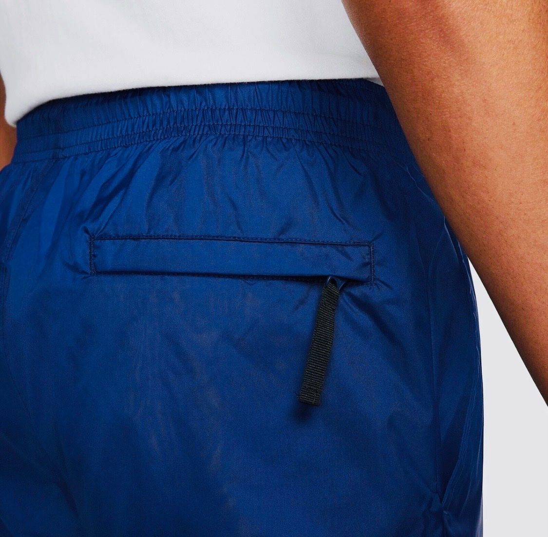 Nike Pantaloni: Pantalon de sport Nike t. M – Usato da Peseux venduto da Gilloss 2