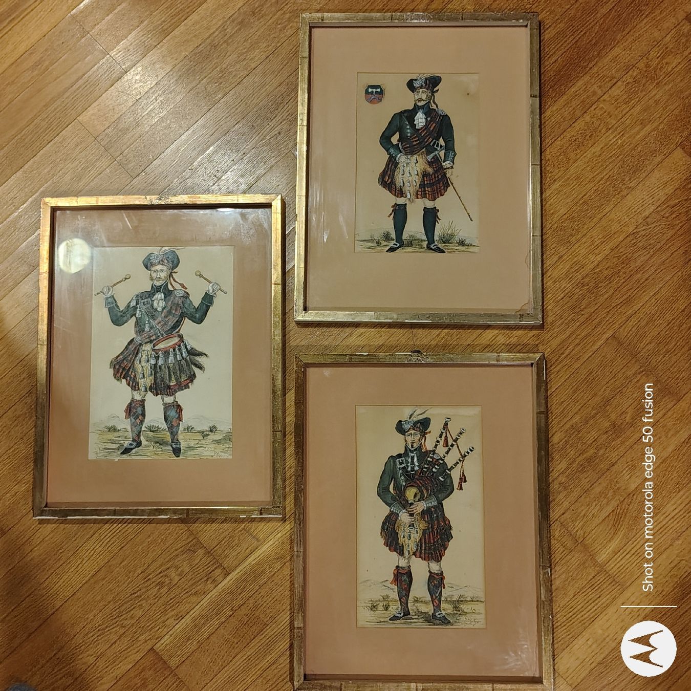 Gemälde: X3 Tartan Pipers Framed in Munich – Gebraucht aus Dietikon von aberdeen30
