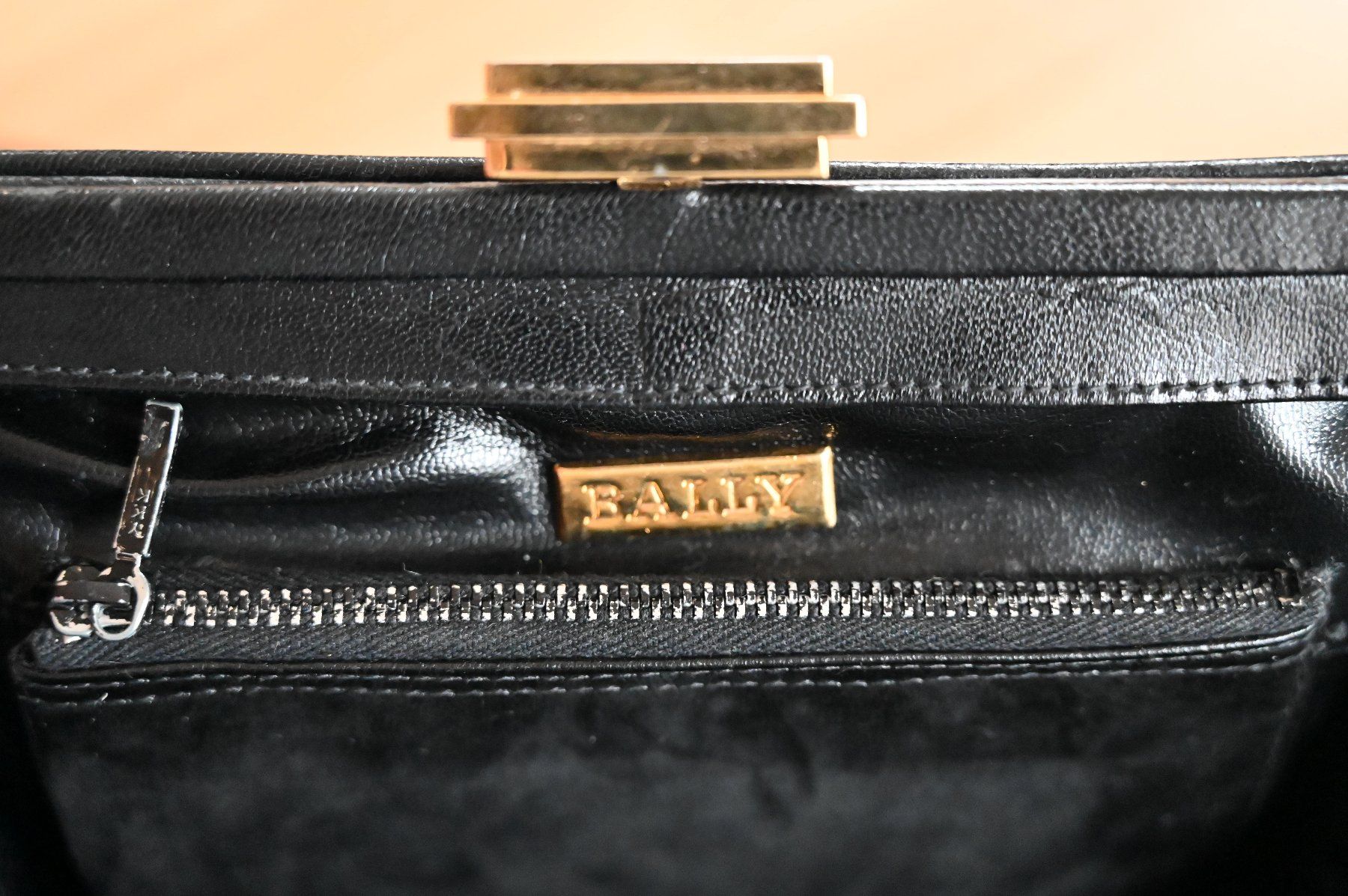 Bally Taschen für Damen: Vintage Handtasche, schwarz, zeitlos elegant – Gebraucht aus Binningen von sunshine_70 3