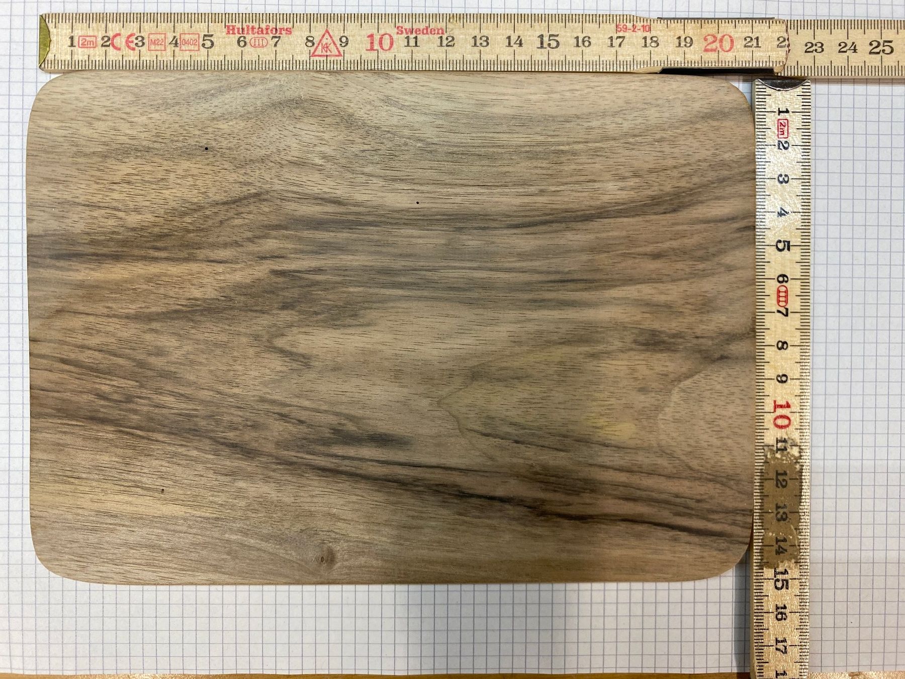 Elettrodomestici da cucina: pers. Schneidebrett aus Ostschweizer Nussbaum + Gravur (!) – Nuovo (secondo la descrizione) da Abtwil SG venduto da SamB02 2