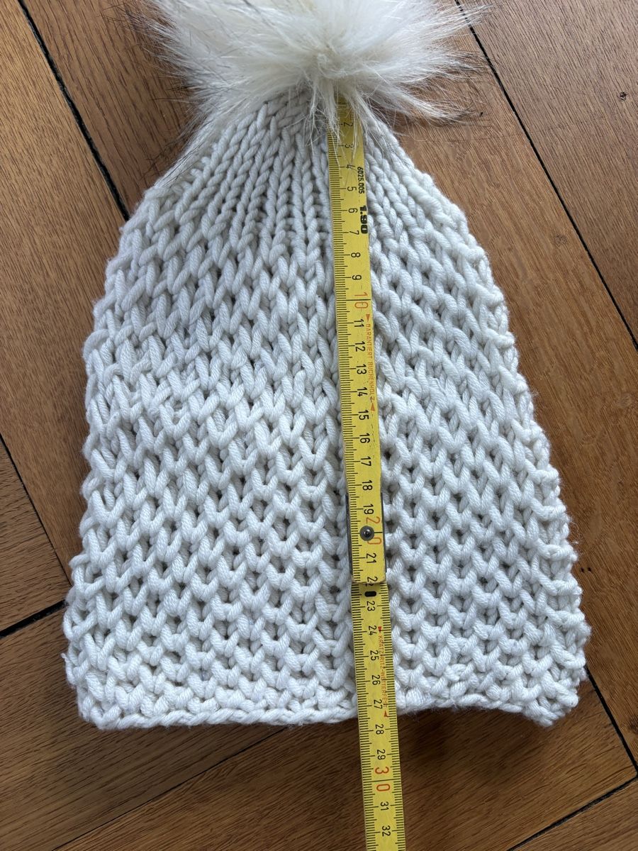 Hüte, Mützen & Caps: Strickmütze handmade aus Wolle – Gebraucht aus Zürich von triangular 3