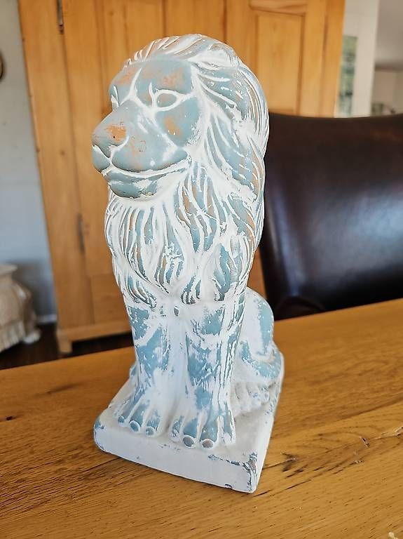 Statuette: Löwe shabby-chick-Look – Usato da Rothrist venduto da Neubeginn