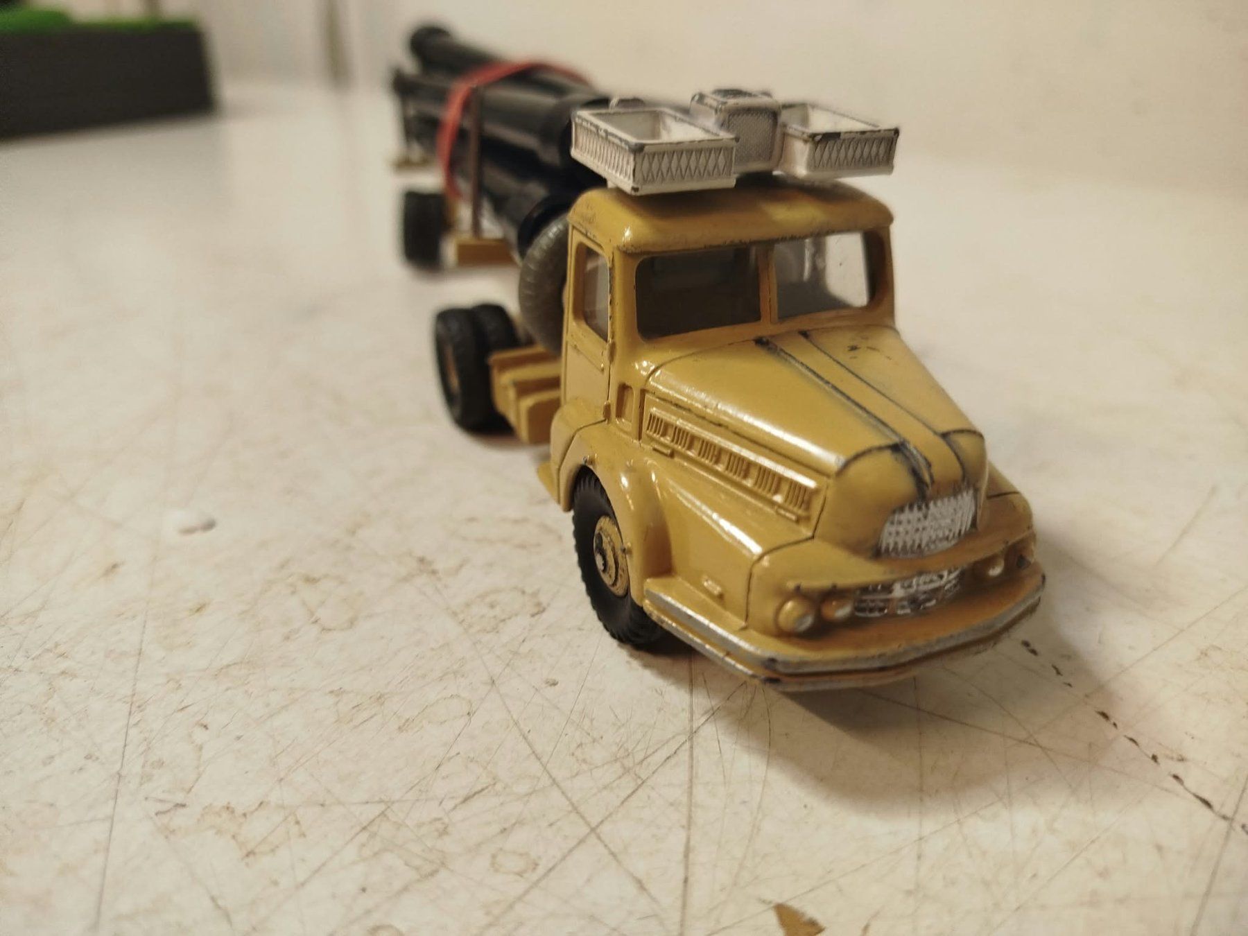 Dinky Toys Modellautos: Dinky Toys Camion – Gebraucht aus La Chaux-de-Fonds von Emmaus2300CDF 2