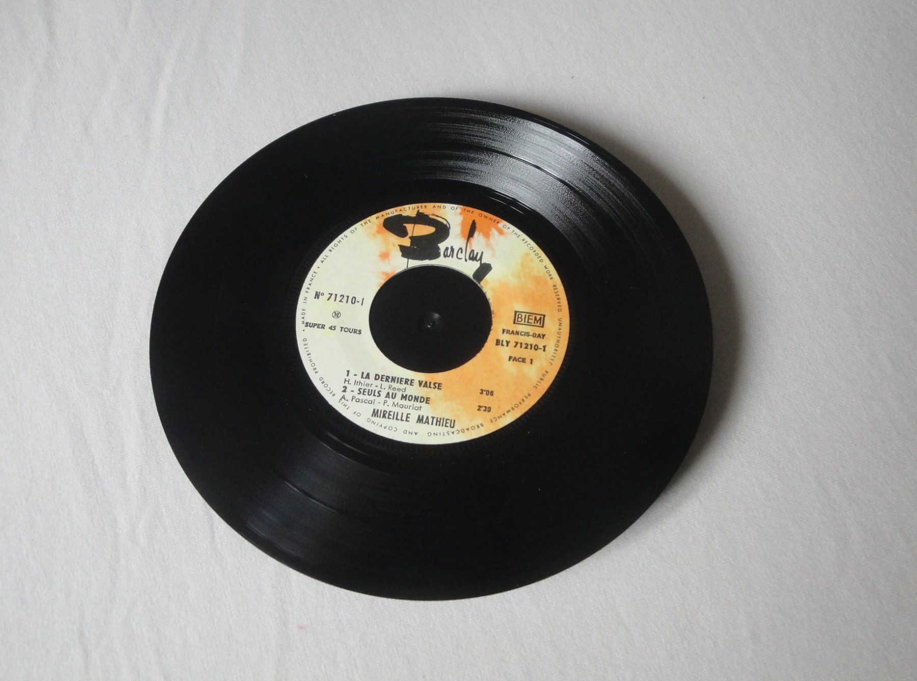 Dischi in vinile: MIREILLE MATTHIEU SINGLE in TOP ZUSTAND – Nuovo (secondo la descrizione) da Bern venduto da Mekongbeach 2