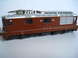 Hag Re 4/4 261 der BLS mit einem Panto, Analog