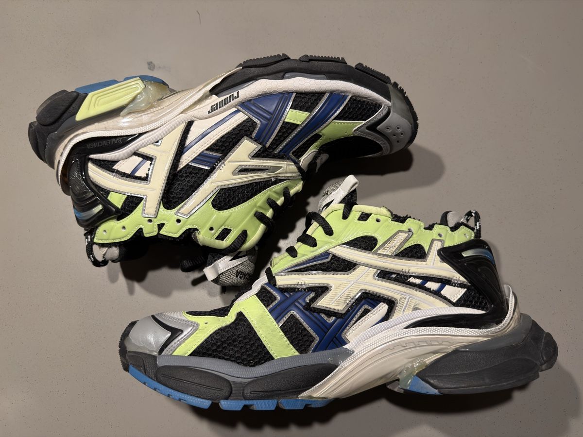 Balenciaga Scarpe da uomo: Balenciaga Runner, Taille 45, Portées quelques fois – Usato da Les Acacias venduto da PierroS
