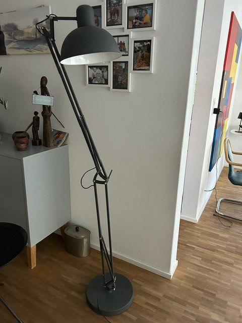 Lampen: Stehlampe Industriedesign – Gebraucht aus Spiegel b. Bern von kuilboer