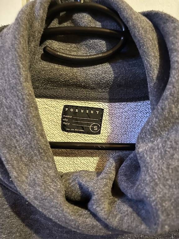 Pulls & Sweat-shirts: Pullover Forvert S – D'occasion à Bern par Ginocchi 2