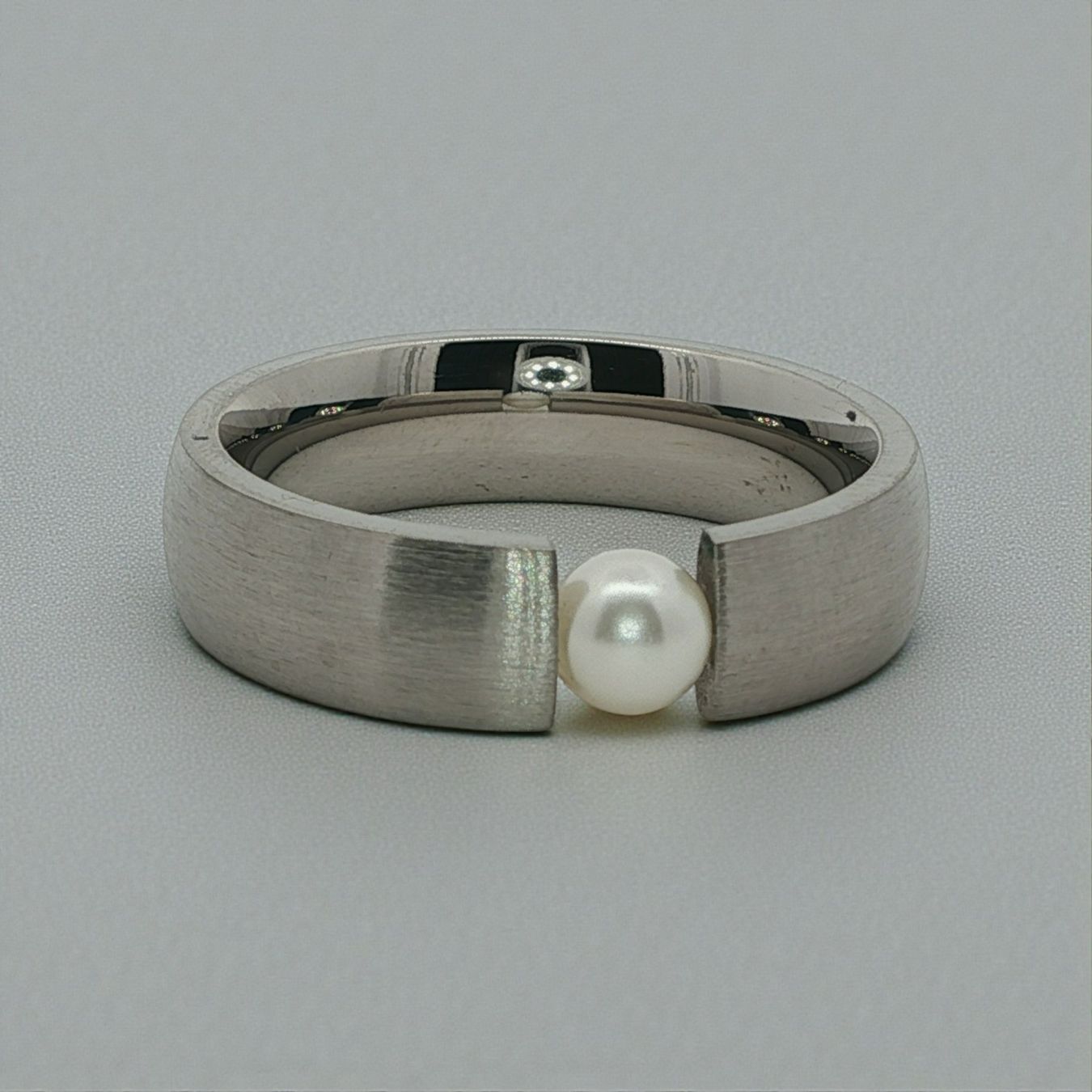 Olga Ribler Bagues: Perlen Ring Edelstahl matt Grösse 60 – Neuf (Voir description) à Luzern par Schmuckoutlet 4