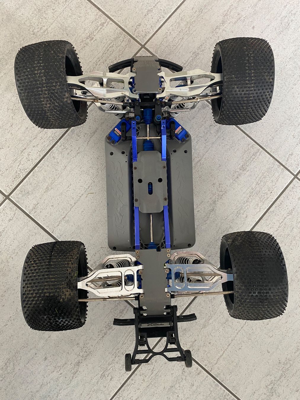 Traxxas Modellismo RC: Truggy Traxxas E-Maxx 1:10 – Usato da Beckenried venduto da Kensykatro 4