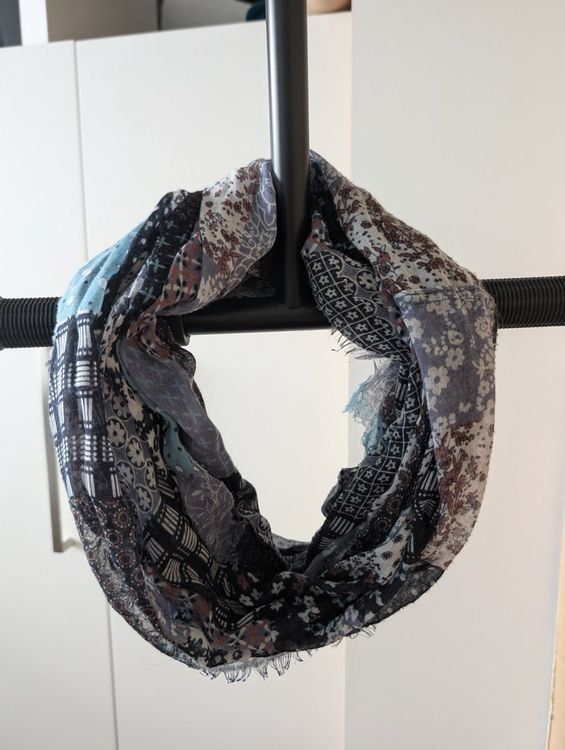 Foulard & Sciarpe: Ein Schlauchtuch – Usato da Zürich venduto da Mousie