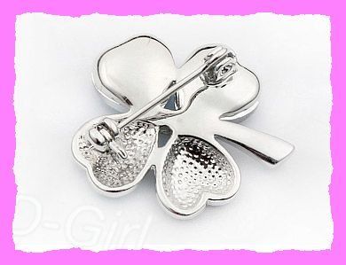 Spille & Fermagli: Vier-Blatt Glücksklee Brosche – Nuovo e nell'imballaggio originale da Oberglatt ZH venduto da Diamond-Girl 1