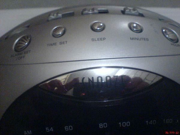 Sveglie: Radio Wecker SNOOZE NEON – Usato da Oftringen venduto da andrax 1