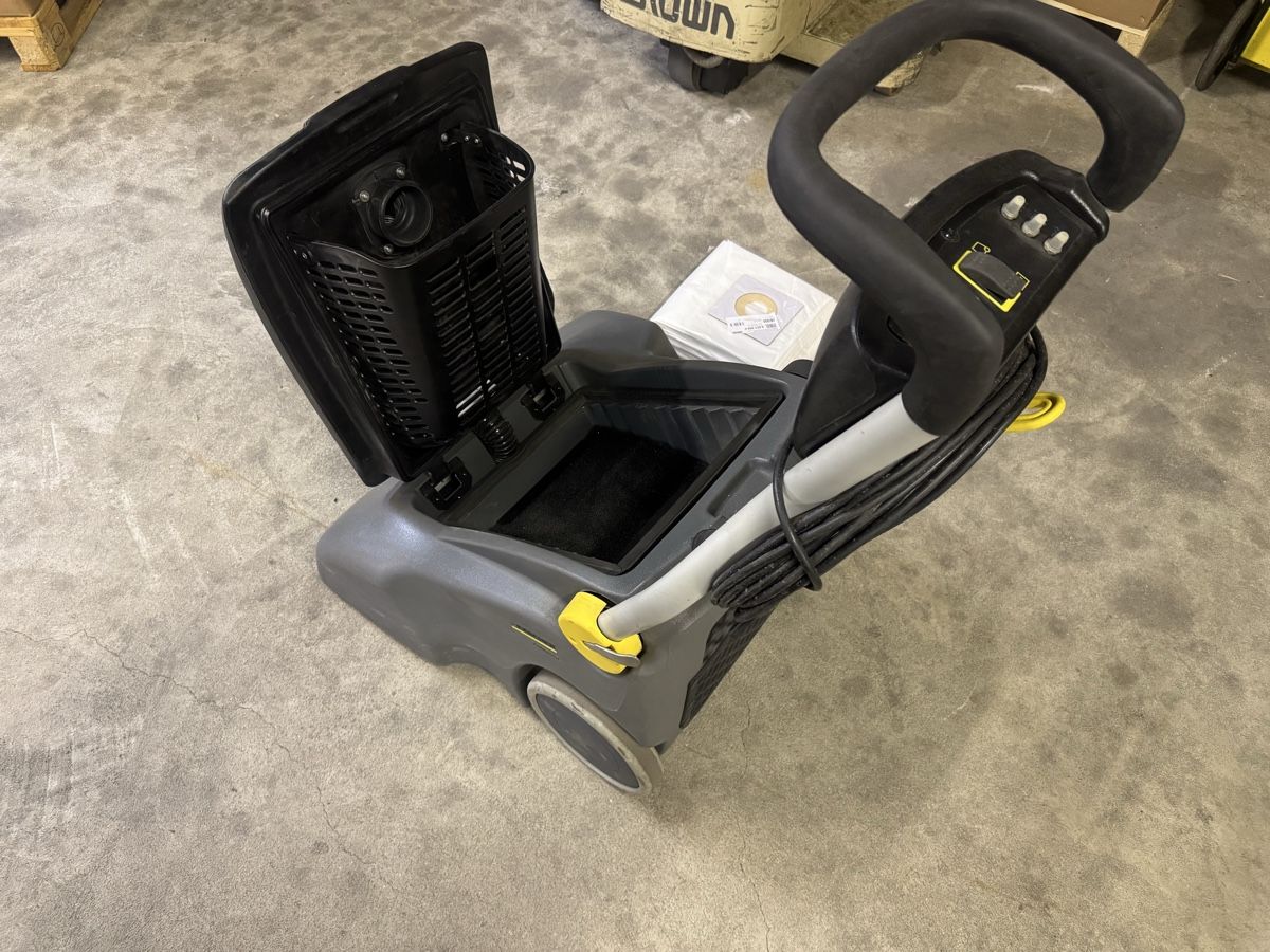 Kärcher Aspirapolveri & Accessori: Kärcher Profi Teppichsauger – Nuovo (secondo la descrizione) da Gipf-Oberfrick venduto da Marcel2012 3