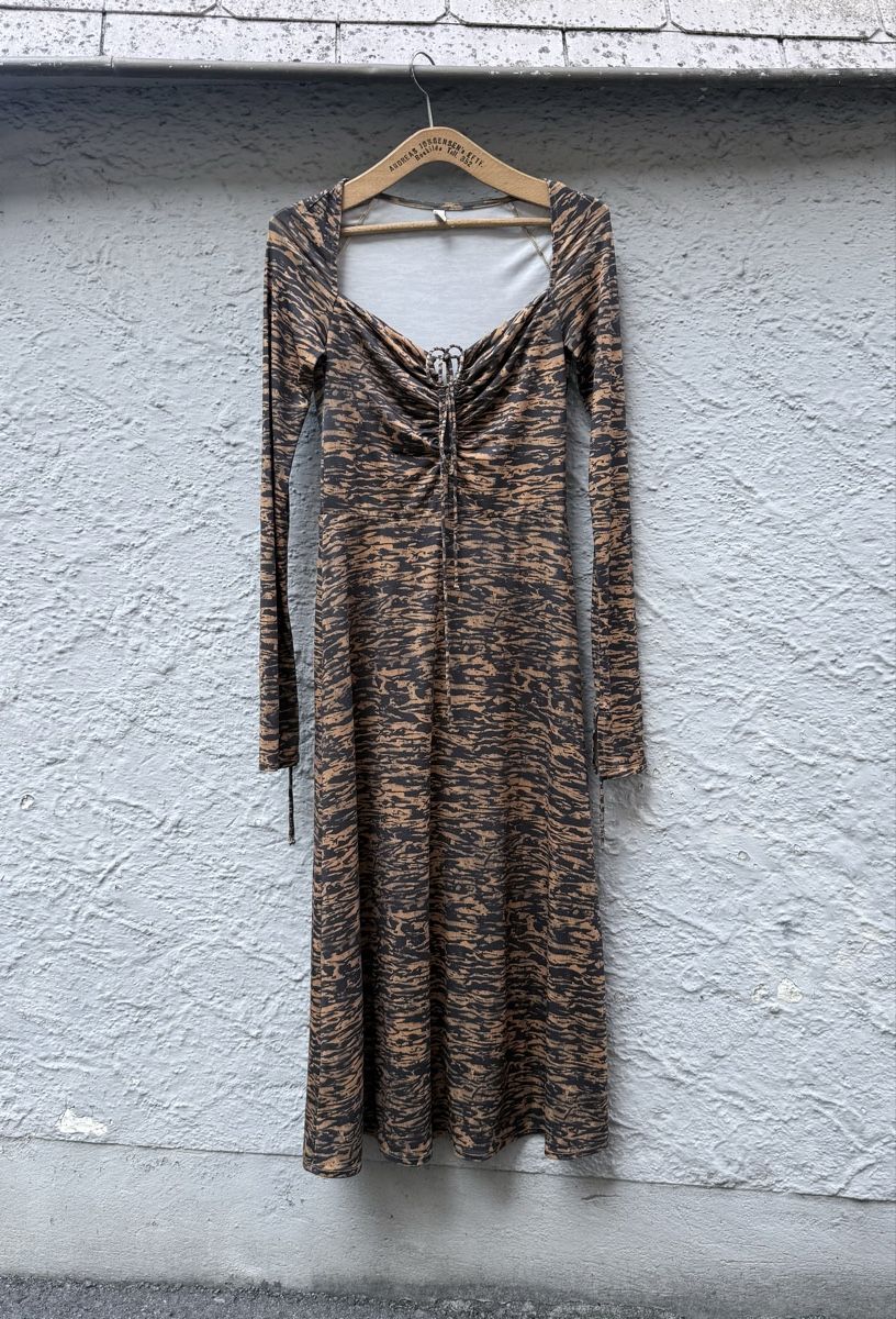 Vestiti: Kleid langarm gemustert mit Raffung Gr.S – Usato da Siebnen venduto da koschitoschi 6