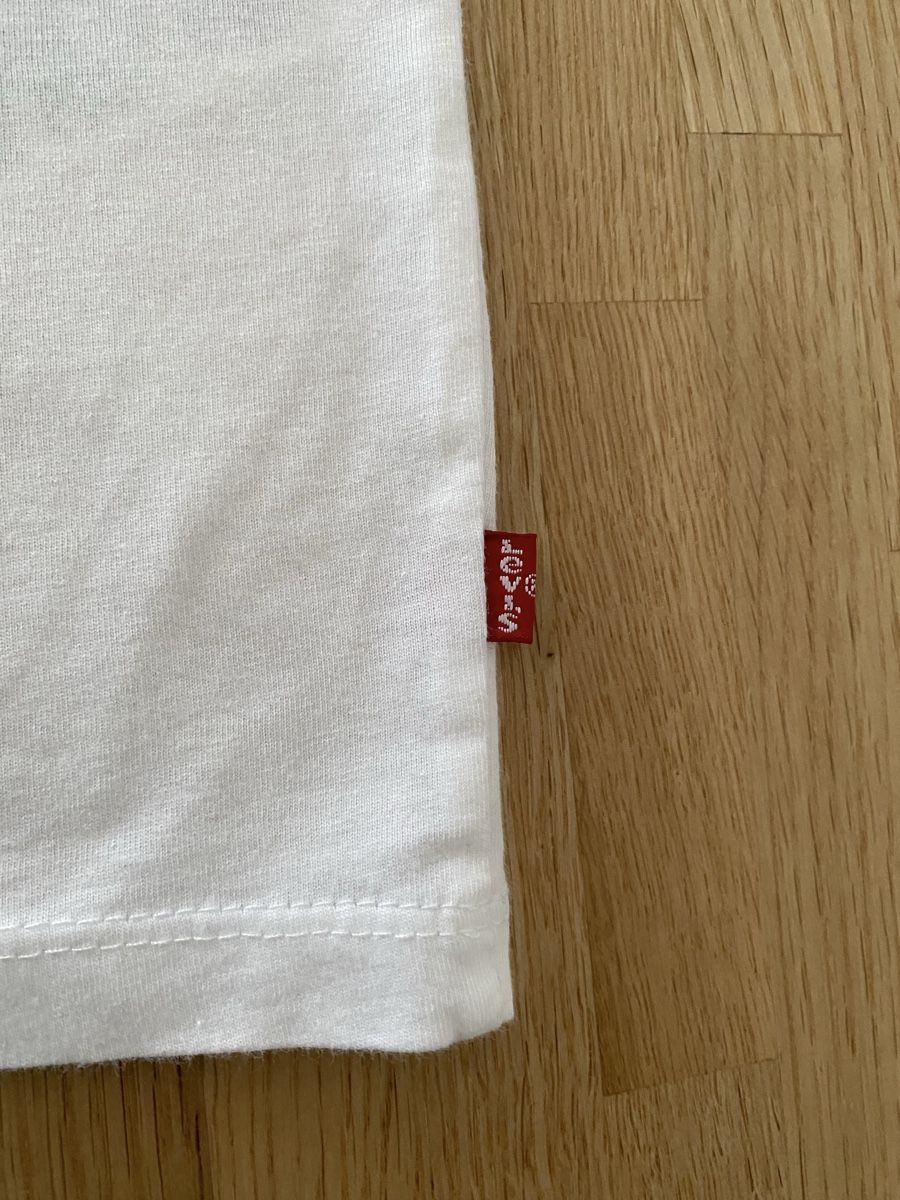 Levi's T-shirt: Levi’s T-Shirt Gr.: M – Nuovo (secondo la descrizione) da Buchrain venduto da Booster10 3