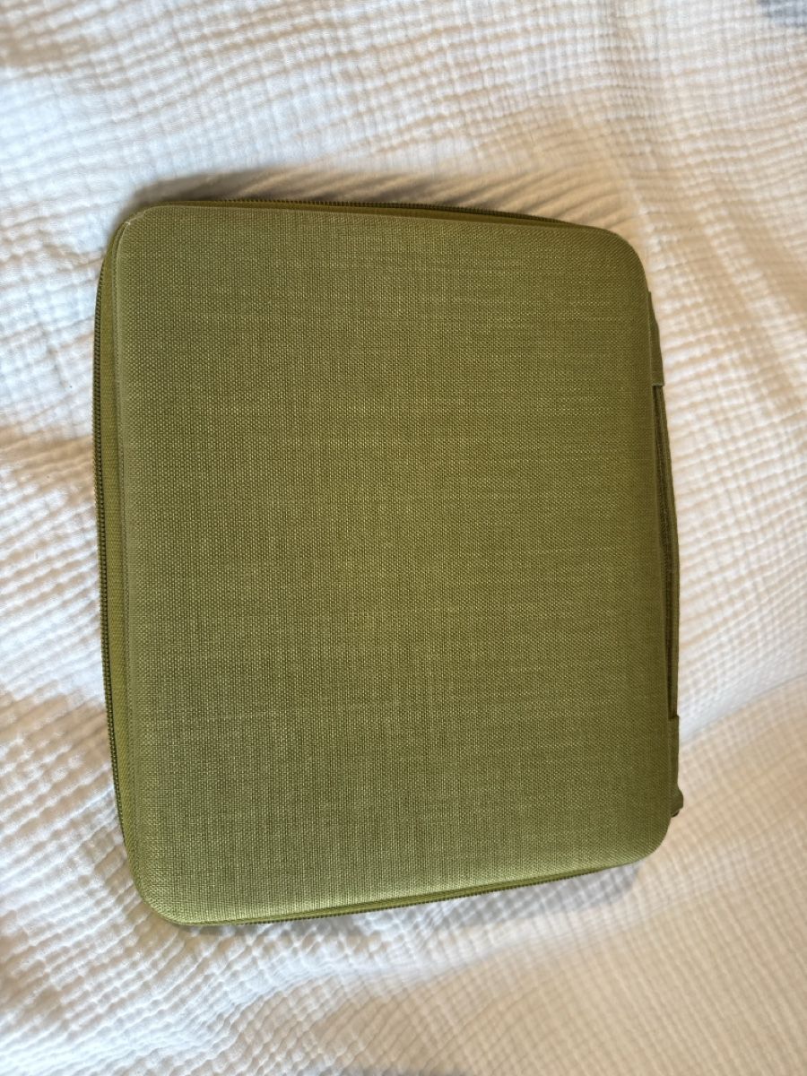 Covers & Taschen: CRUMPLER Hard Shell Tablet Case Olive Green – Gebraucht aus Baden von JellyMonster 1