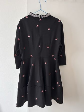 Elegant Black Dress with Leaf Pattern - Size Medium