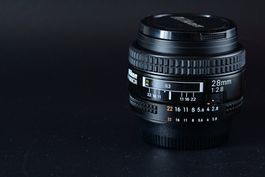 Nikon Nikkor 28mm f/2.8 mit OVP
