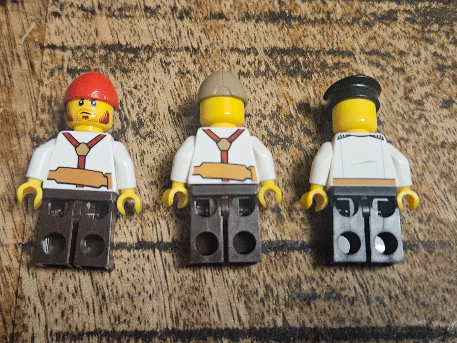 Lego Kit di costruzioni: lego lot de 3 figurines – Usato da Confignon venduto da Ecrofigs 1