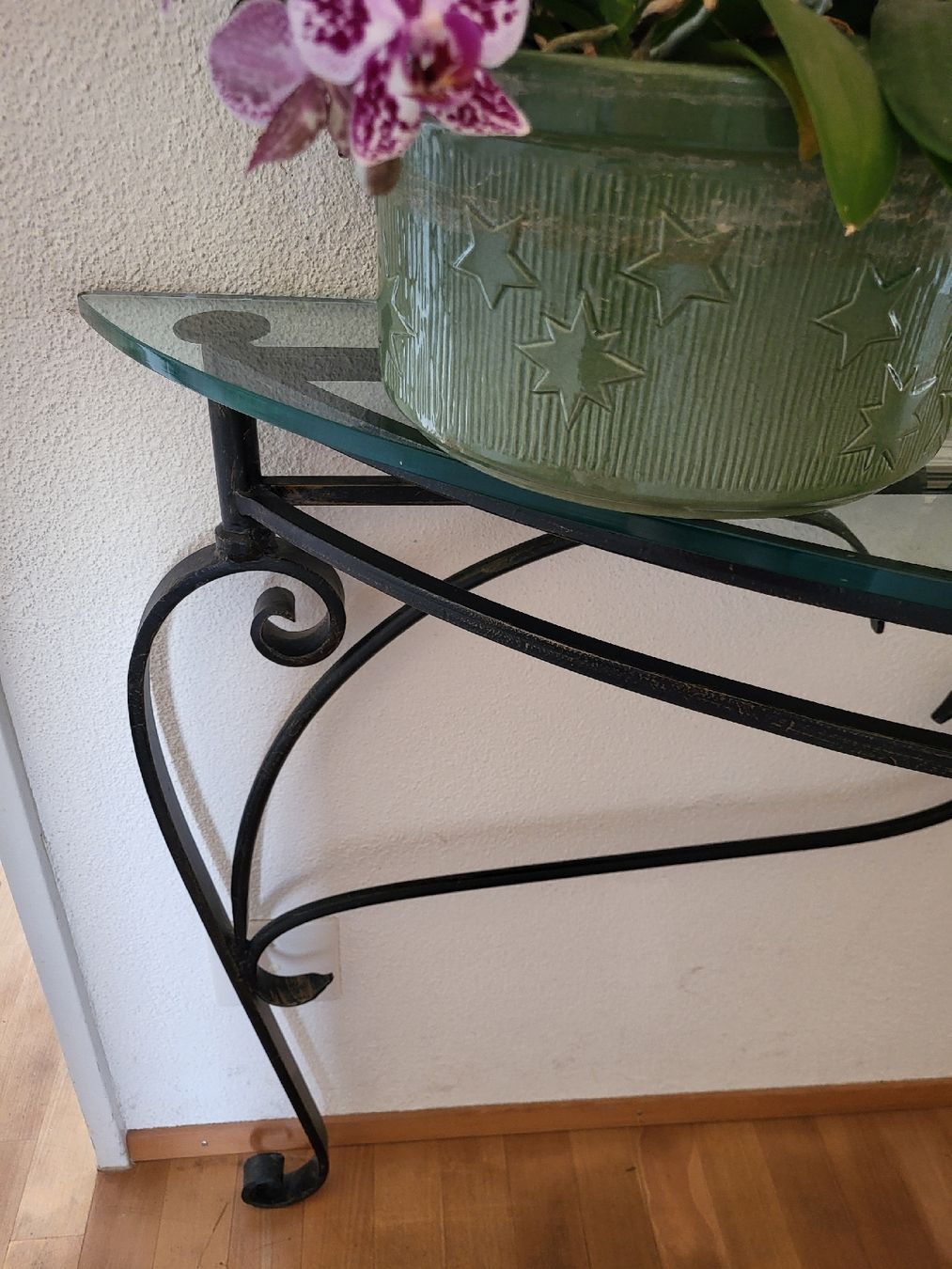 Tische: Designertisch,  Metallgestell und Glasplatte – Gebraucht aus Zürich von Lizi7 5