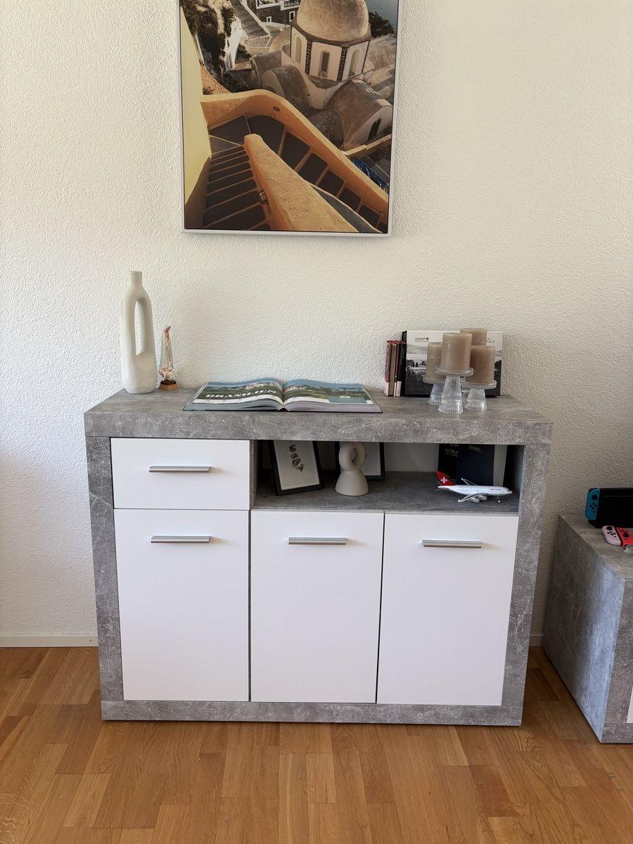Cassettiere: Sideboard weiss mit grauer Marmoroptik – Usato da Wallisellen venduto da des_l5yc 1