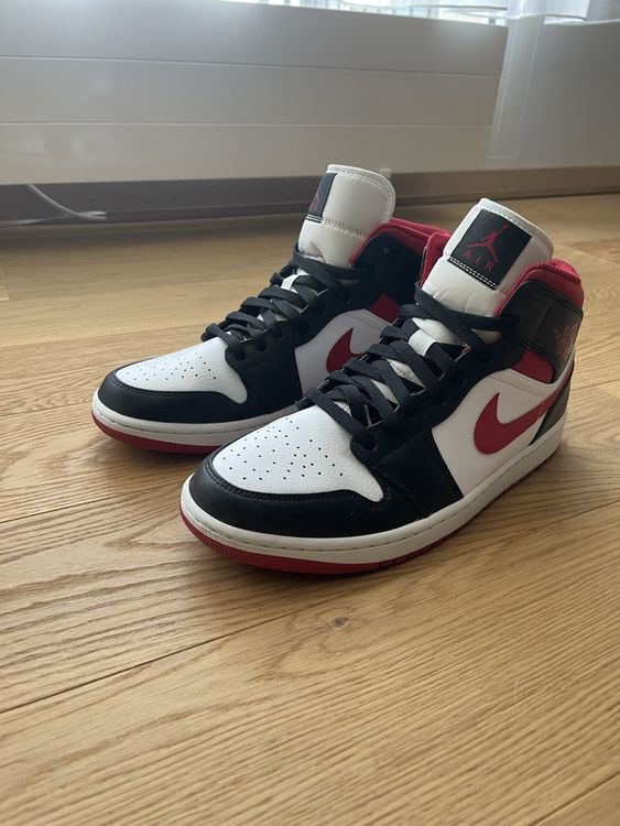 Jordan Chaussures hommes: Air Jordan 1 Mid - Top Zustand - Grösse 44 🔥 – Neuf (Voir description) à Dietikon par lazio9096 1