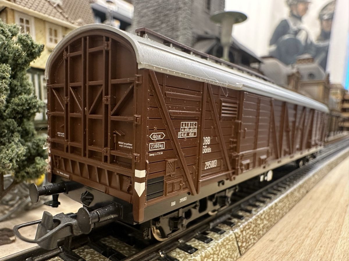 Roco Modelleisenbahnen: Roco 66643 ÖBB Grossraum-Güterwagen – Gebraucht aus Lupsingen von New-Haven
