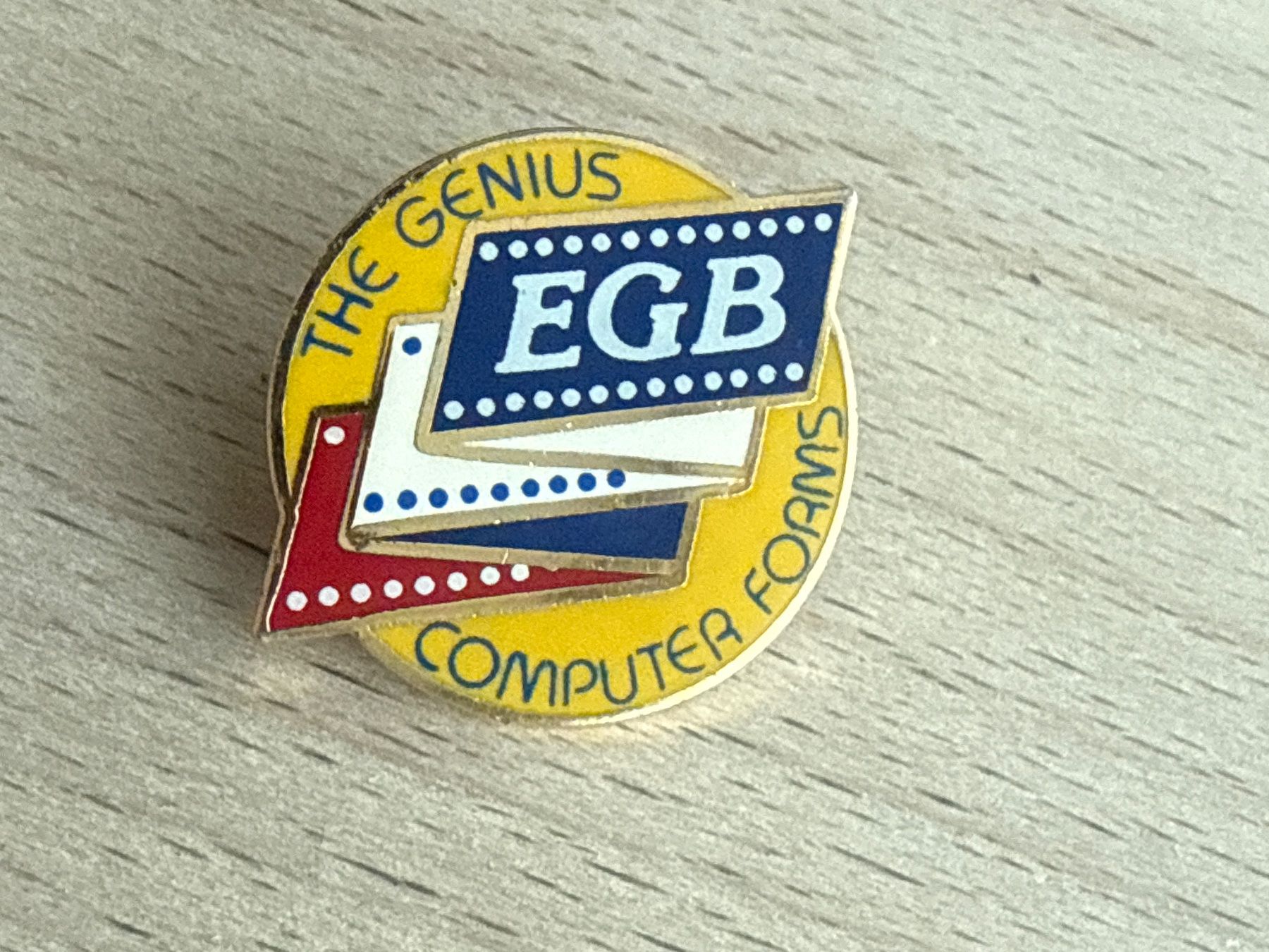 Placchette & Badge: Pin EGB The Genius Computer Forms – Usato da Glattbrugg venduto da Schweigmatt