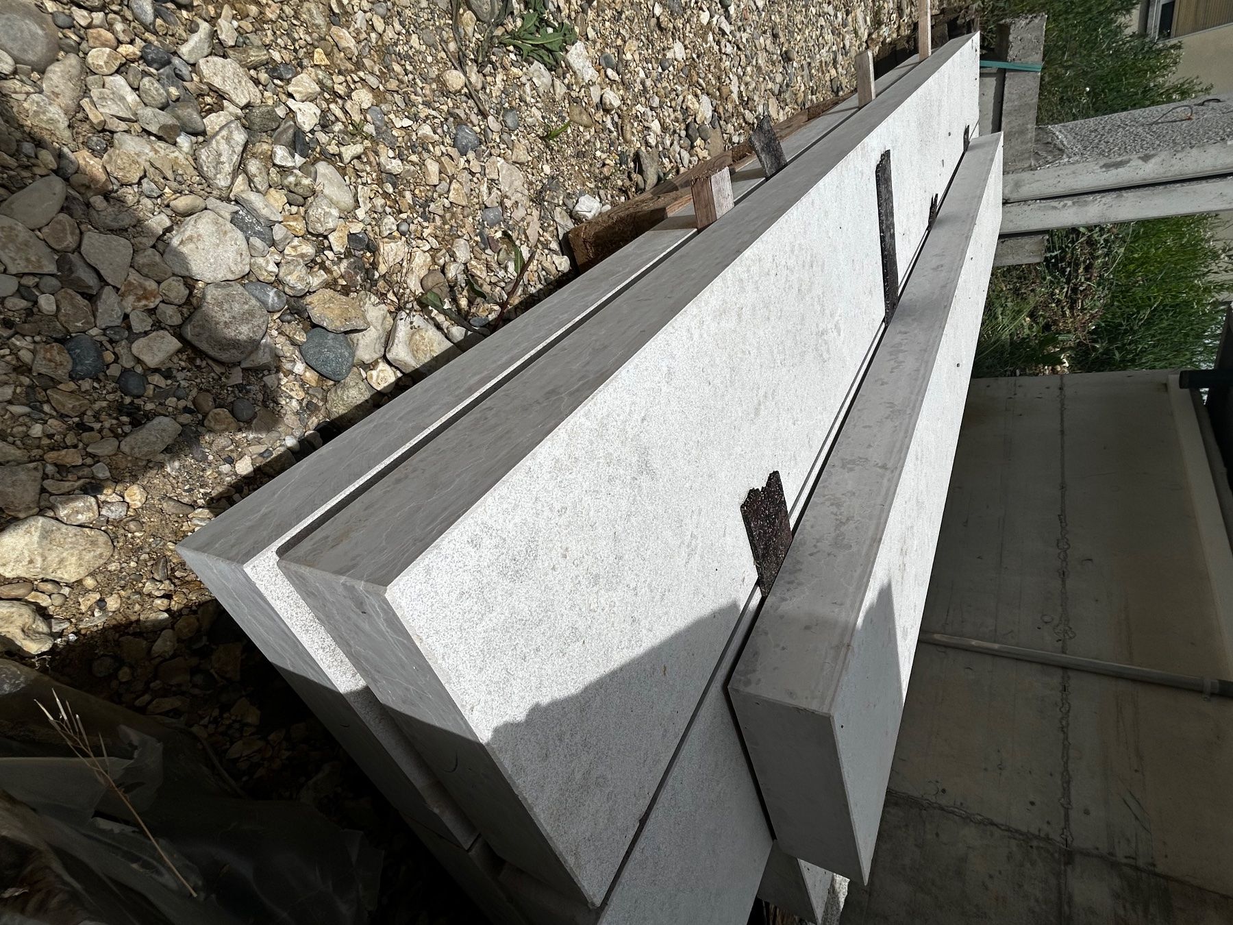 Pietre & tegole: Natursteinpalisaden Kalkstein – Usato da Dachsen venduto da sto_8w6r